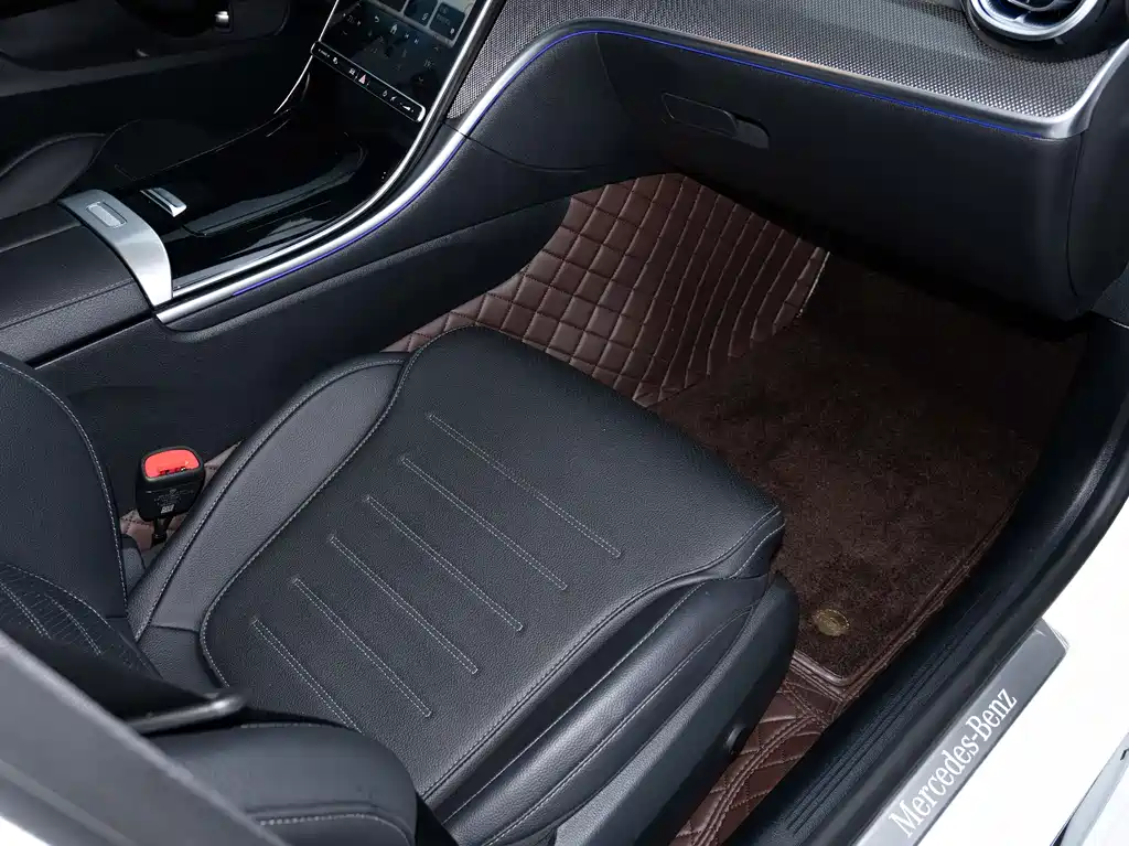 Mercedes-Benz C-Class 2023 — фото 24