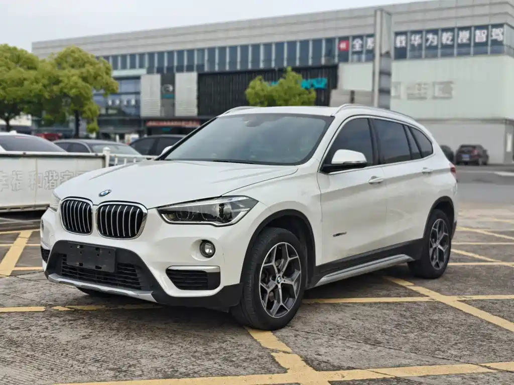 BMW X1 2018 — фото 1