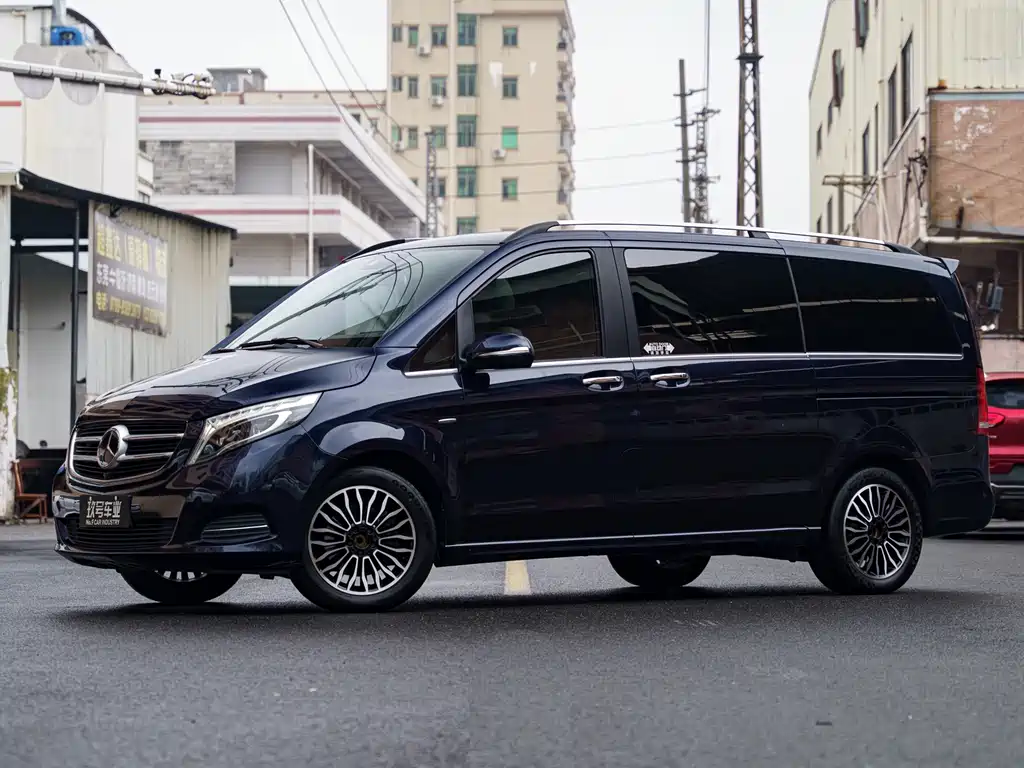 Mercedes-Benz V-Class 2018 — фото 1
