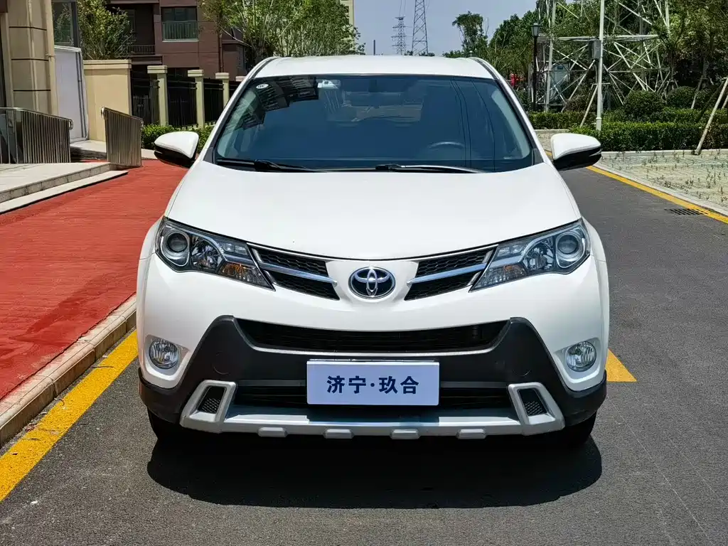 Toyota RAV4 2014