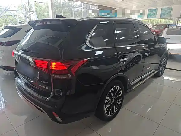 Mitsubishi Outlander 2020