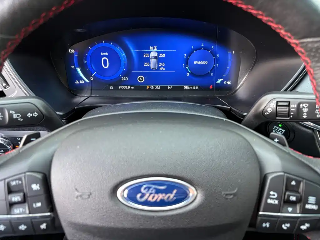 Ford Escape 2020 — фото 14
