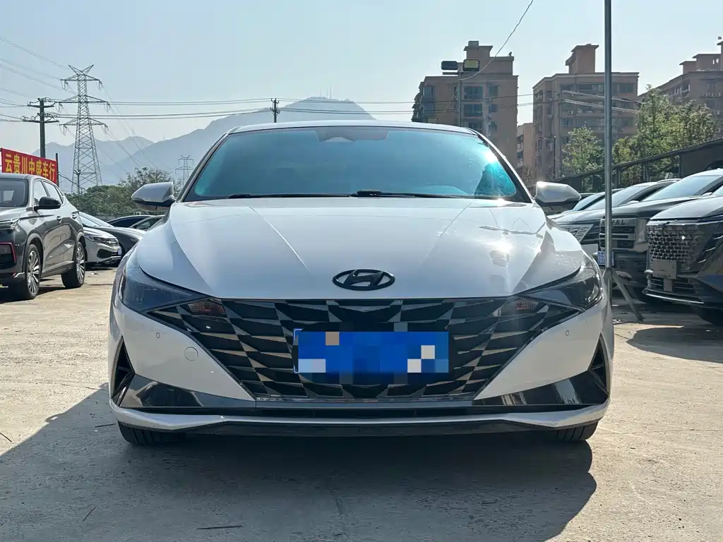 Hyundai Elantra 2022 — фото 2