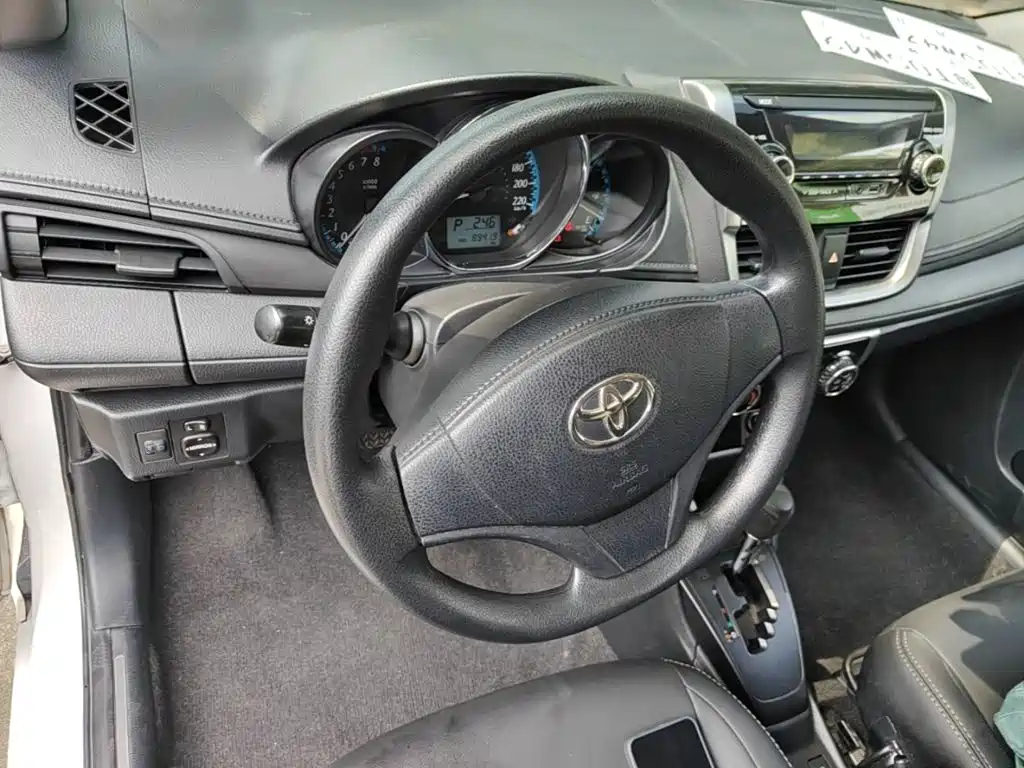 Toyota Yaris L 2019 — фото 11