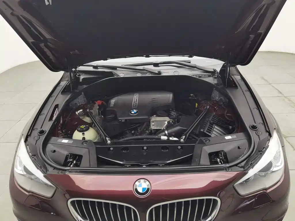 BMW 5 Series GT 2015 — фото 6