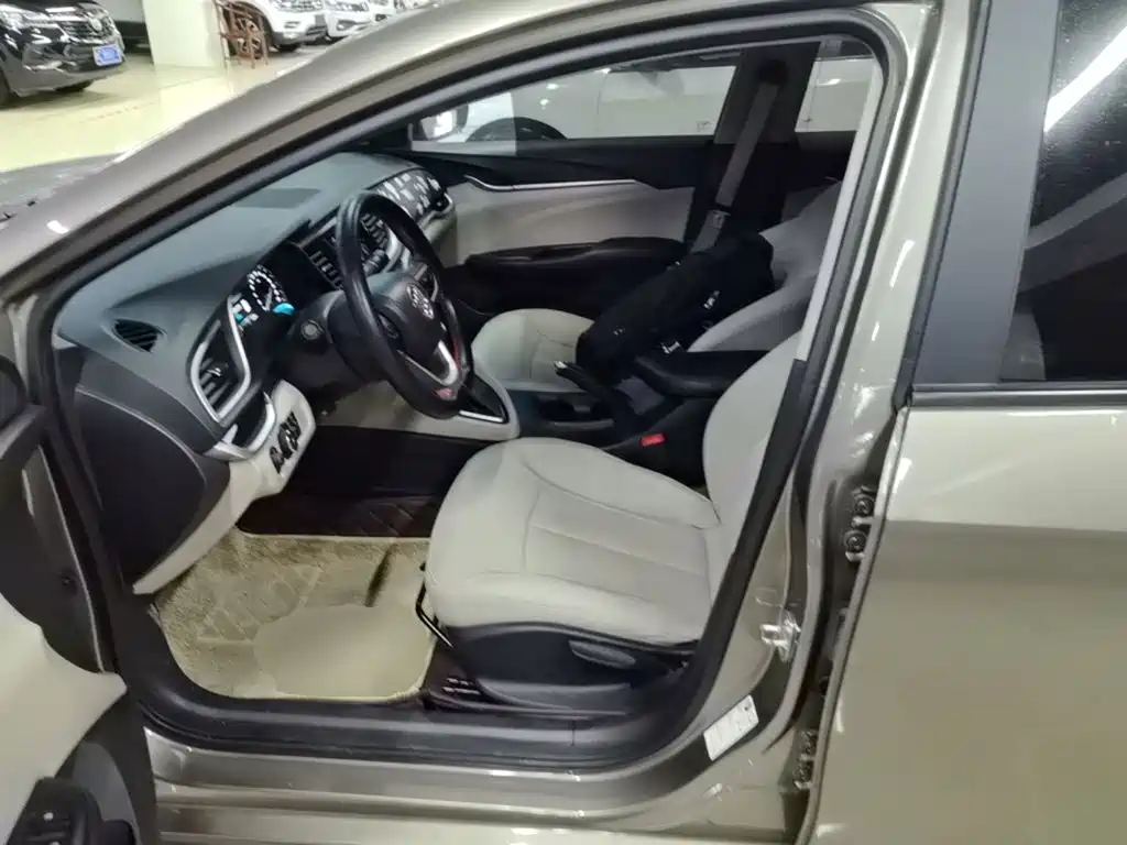 Buick Excelle GT 2020 — фото 15