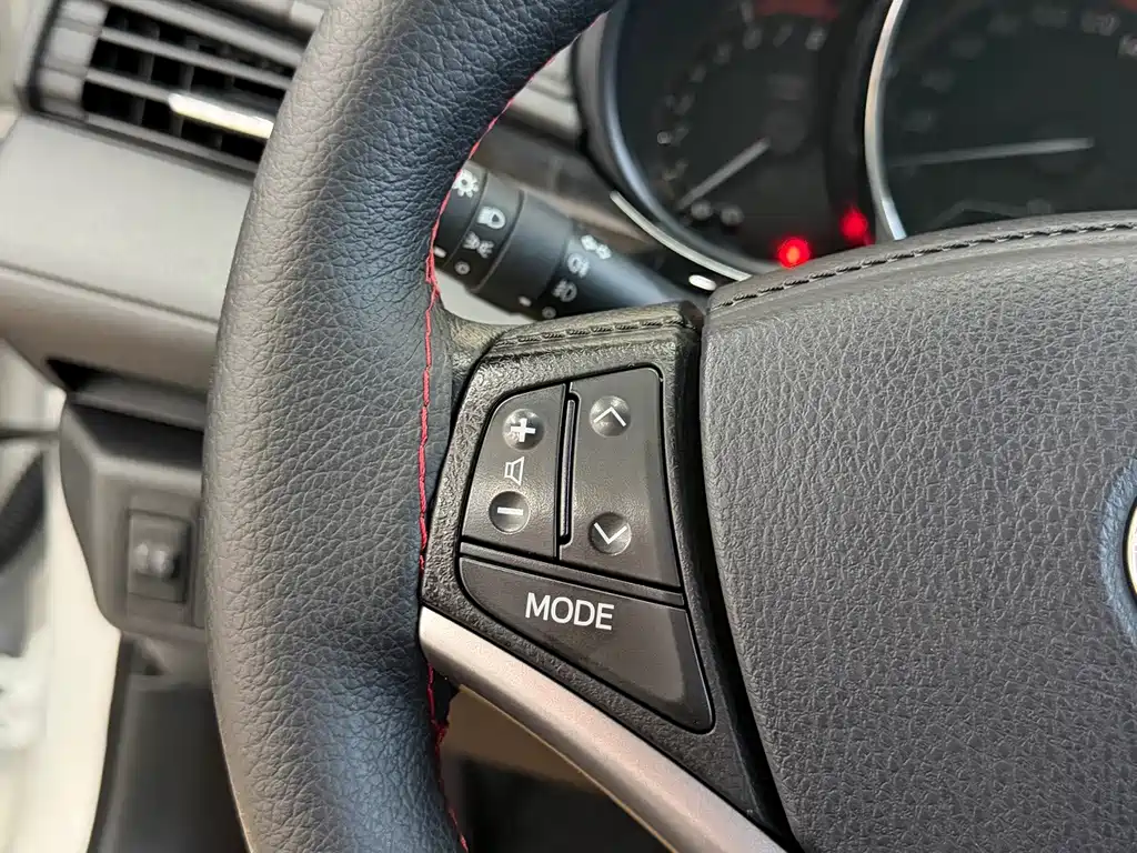 Toyota Yaris L 2022 — фото 20