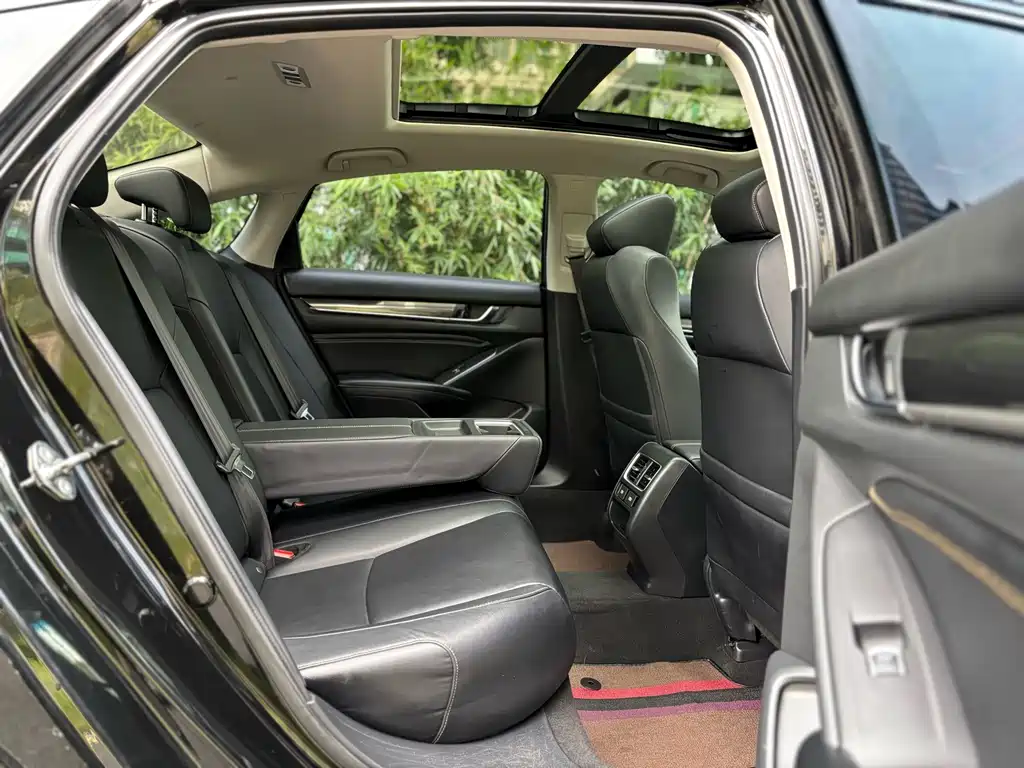 Honda Accord 2023 — фото 11