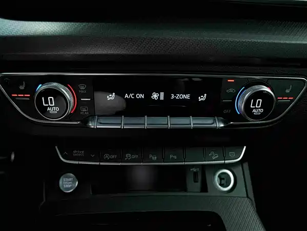 Audi Q5L 2022