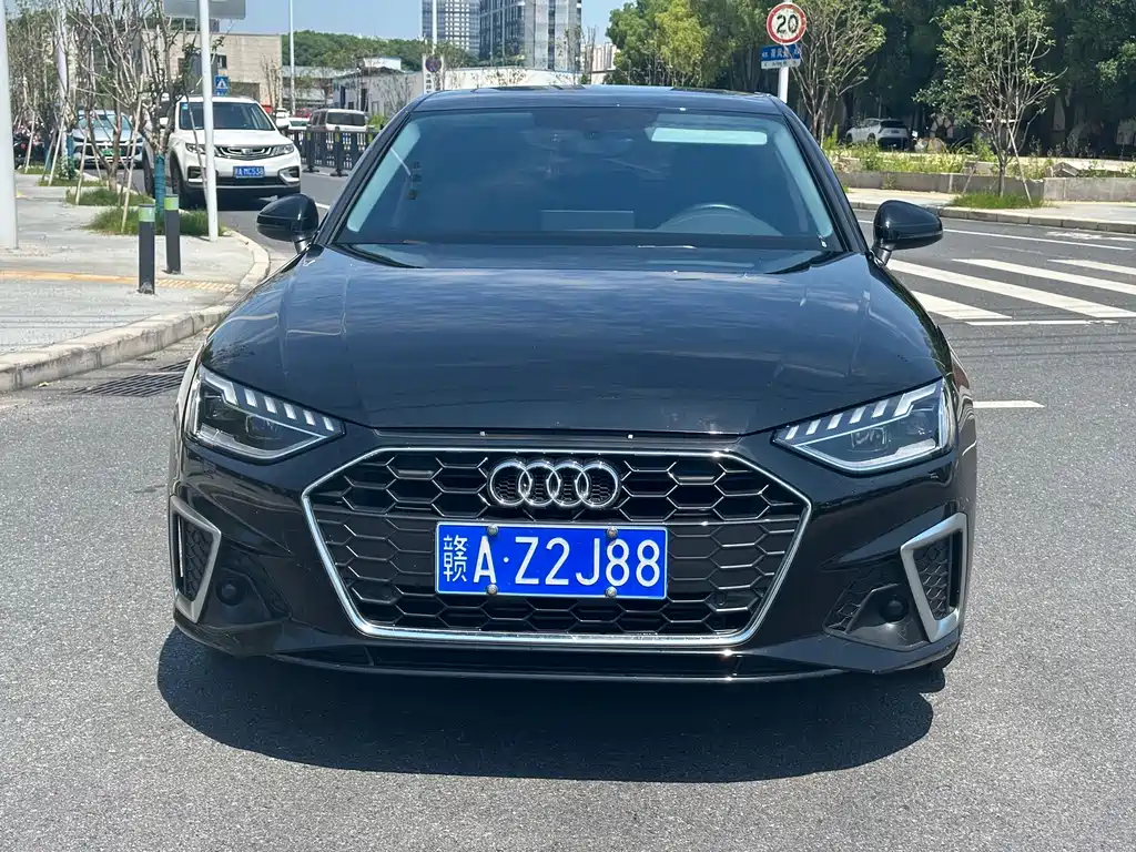 Audi A4L 2022 — фото 2