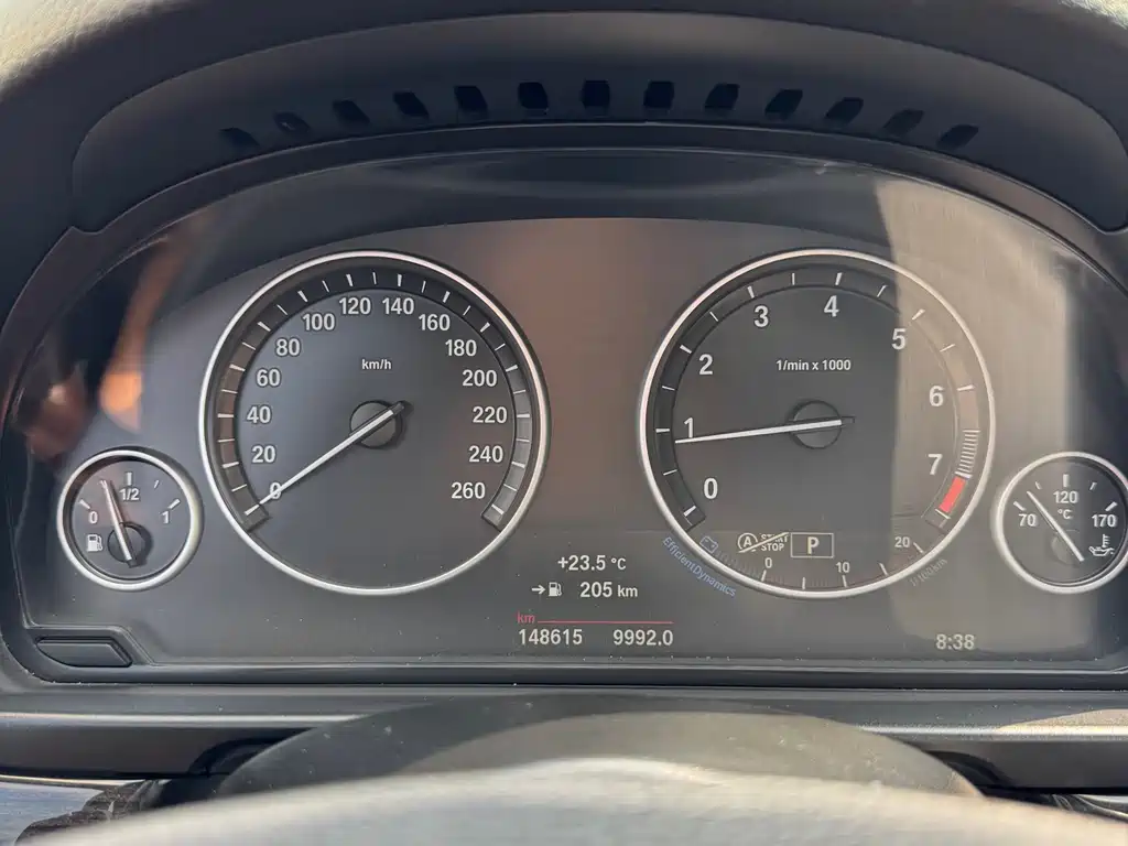 BMW 5 Series 2015 — фото 13