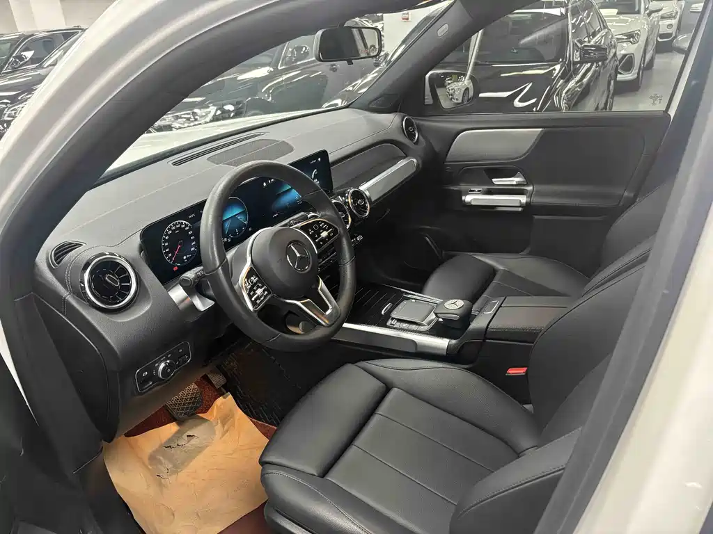 Mercedes-Benz GLB 2021