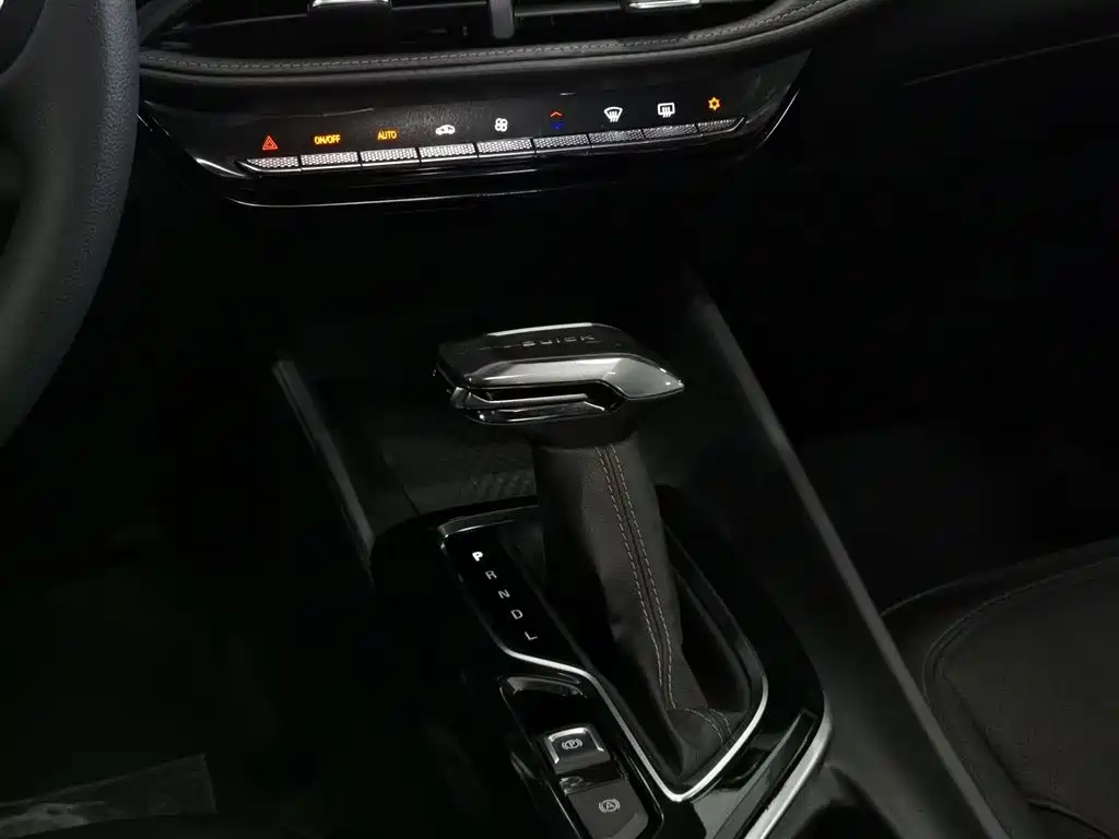 Buick Verano 2025 — фото 13