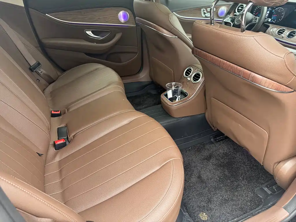 Mercedes-Benz E-Class 2023 — фото 11