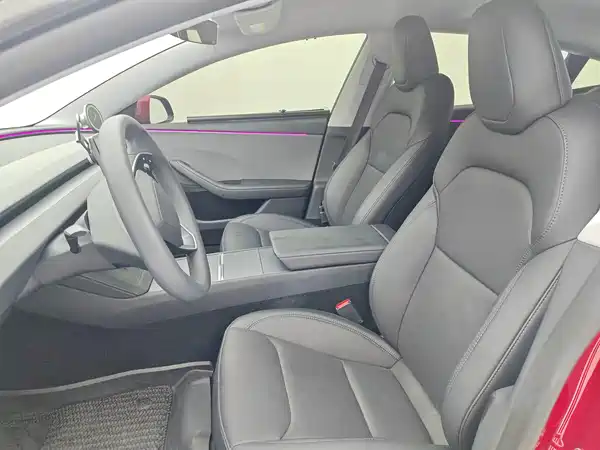 Tesla Model 3 2025