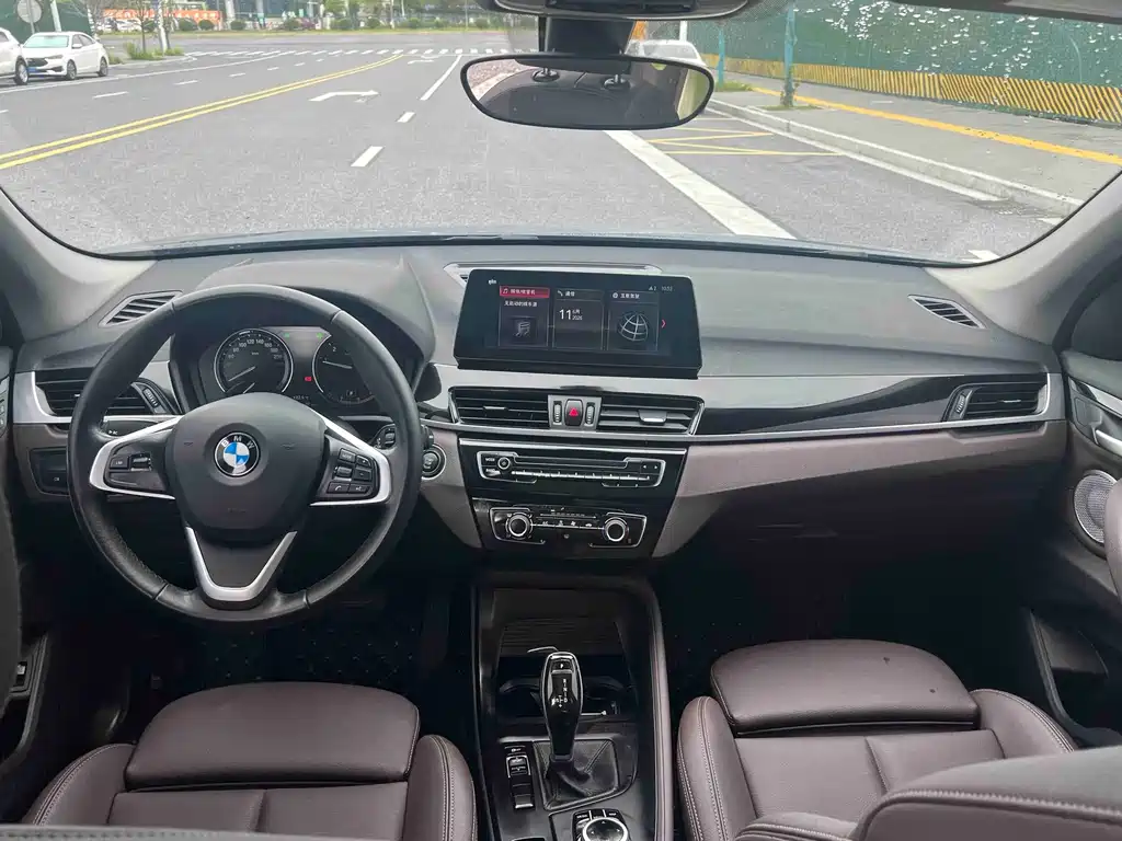 BMW X1 2021 — фото 9