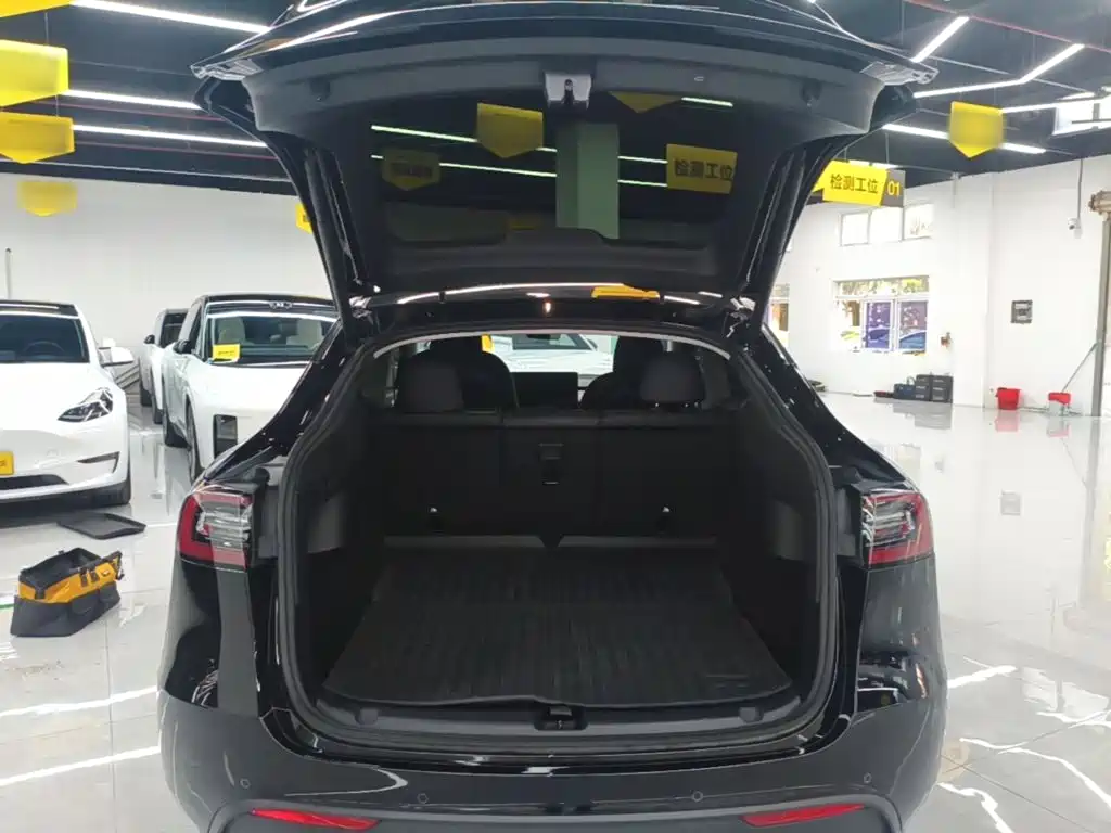 Tesla Model Y 2023 — фото 19