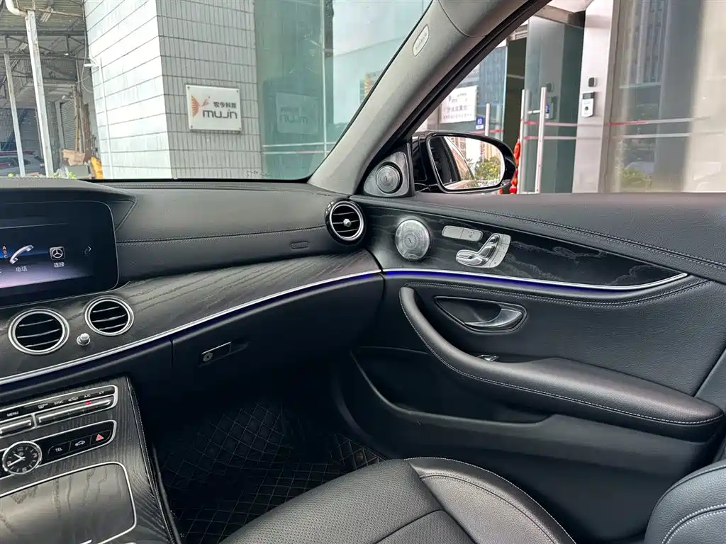 Mercedes-Benz E-Class 2019 — фото 14