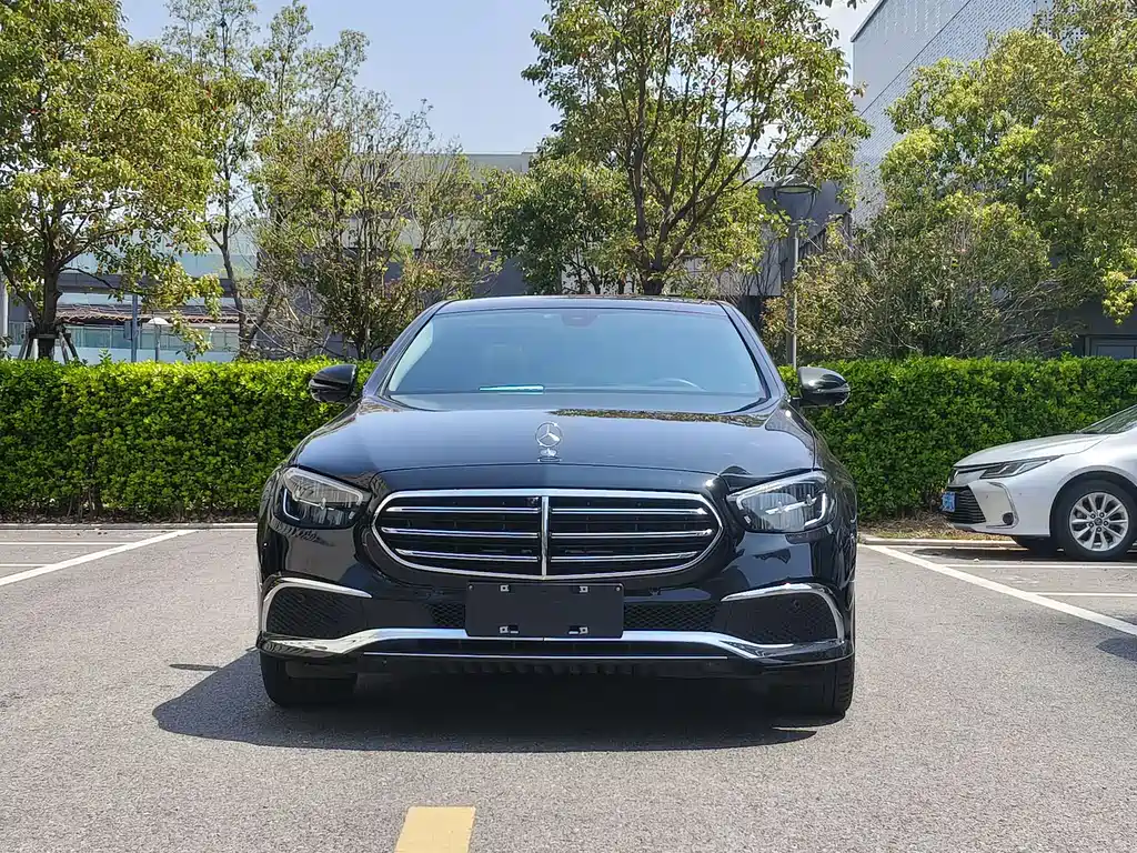 Mercedes-Benz E-Class 2023 — фото 2