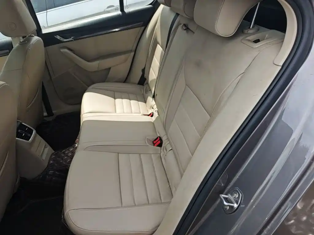 Skoda Octavia 2015 — фото 17