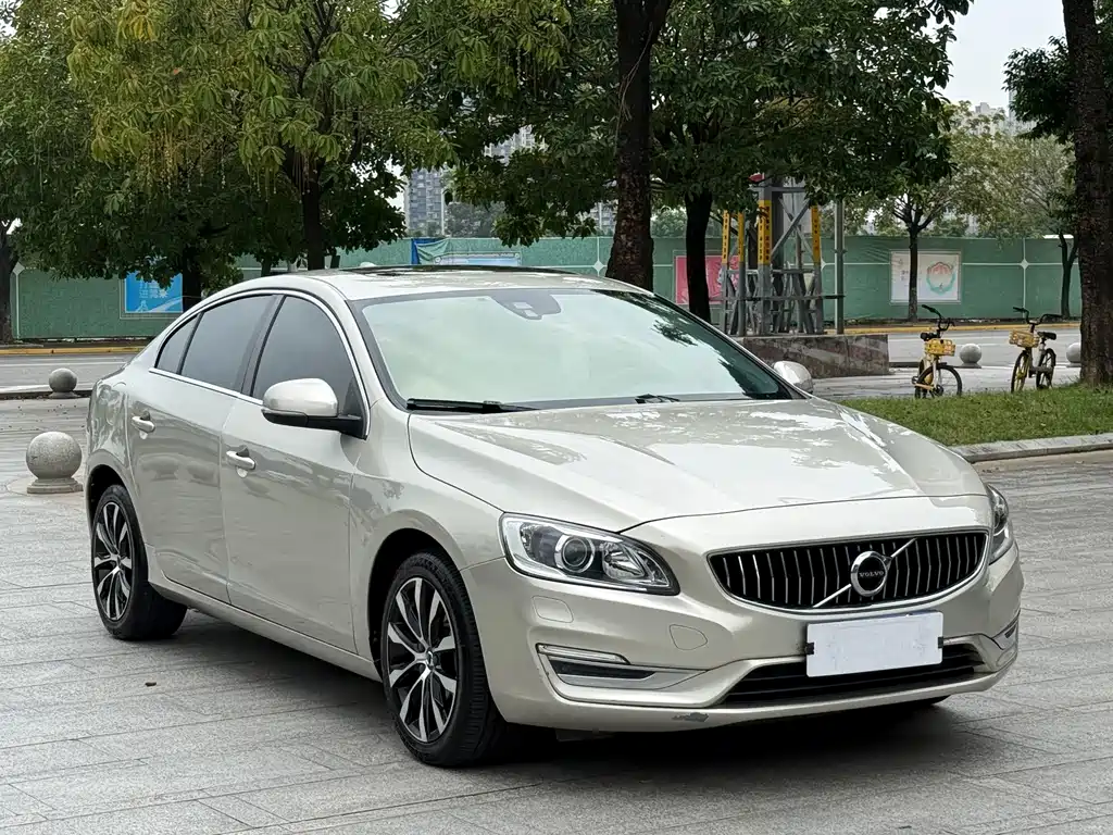 Volvo S60 2018 — фото 3