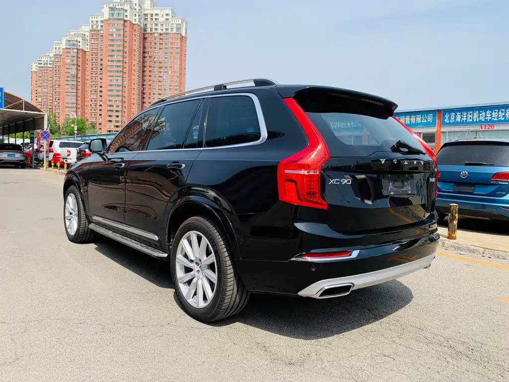 Volvo XC90 2018 — фото 14