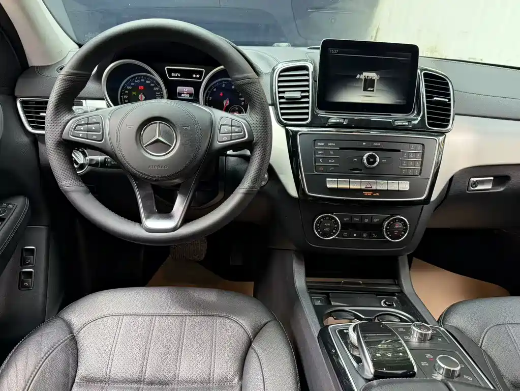Mercedes-Benz GLS 2016 — фото 9