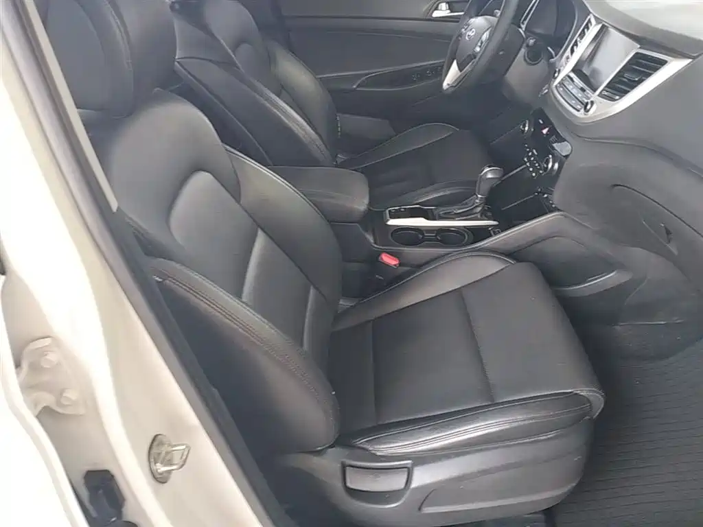 Hyundai Tucson 2016 — фото 25