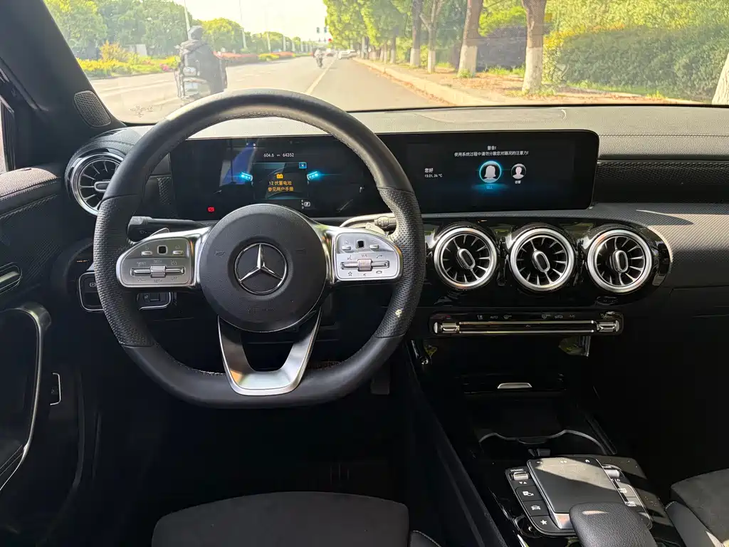 Mercedes-Benz A-Class 2021 — фото 11