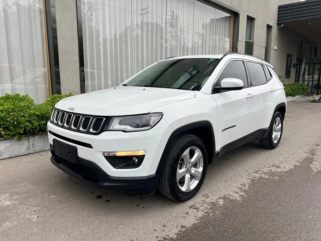 Jeep Compass 2018 — фото 1