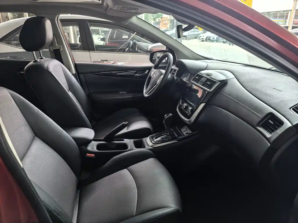 Nissan Tiida 2020