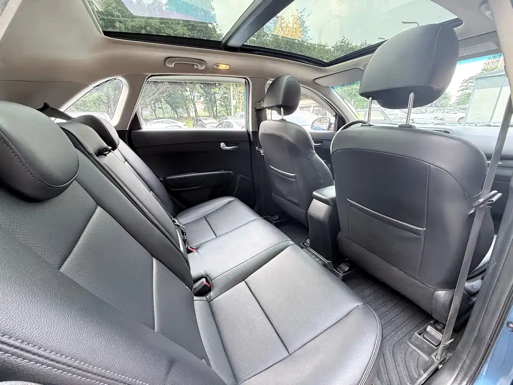 Kia KX3 2016 — фото 15