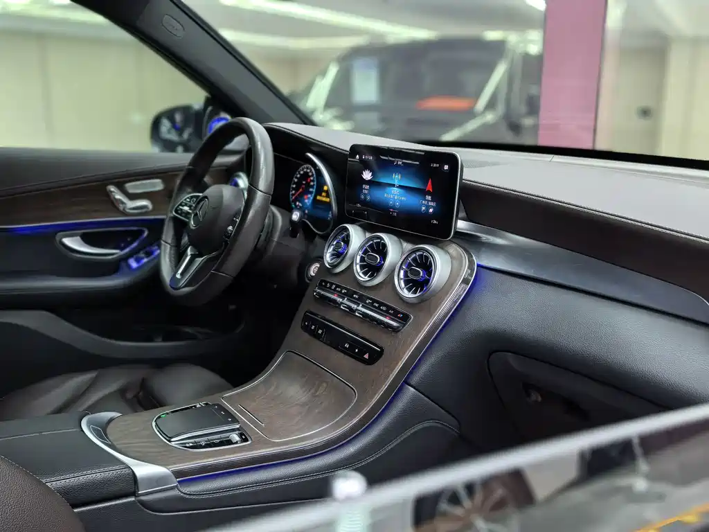 Mercedes-Benz GLC 2020 — фото 29