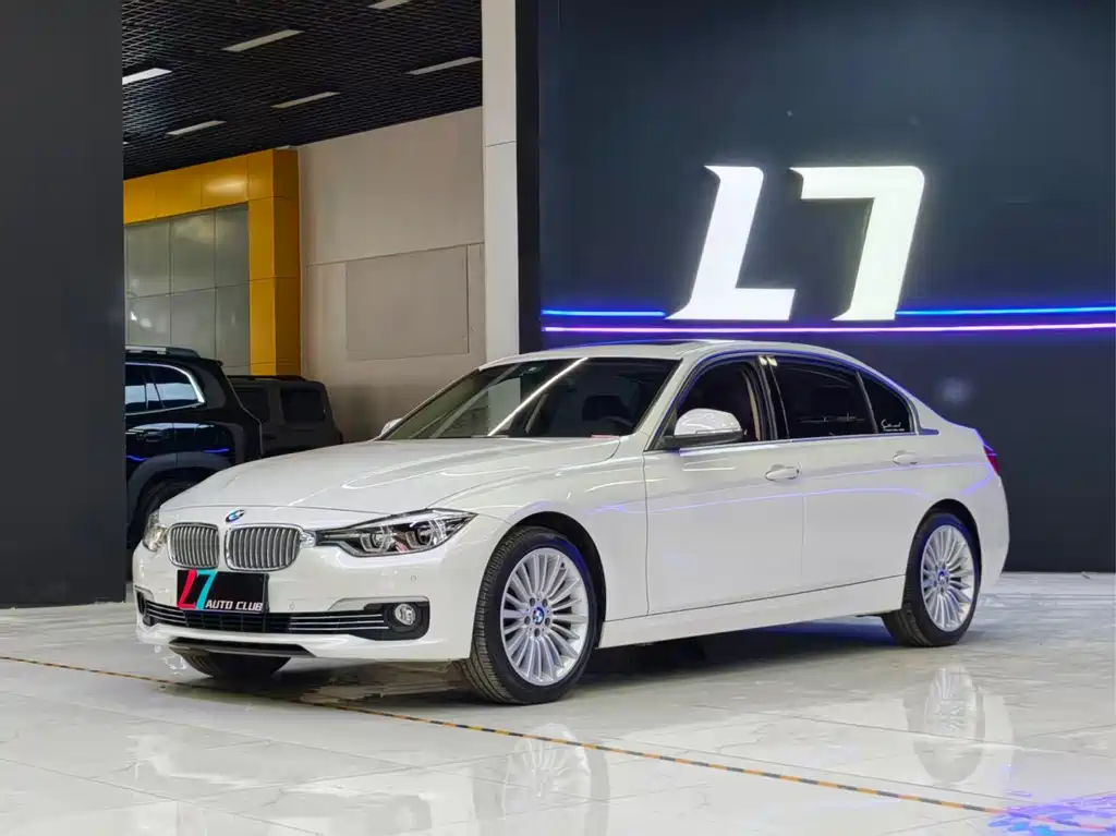 BMW 3 Series 2018 — фото 1