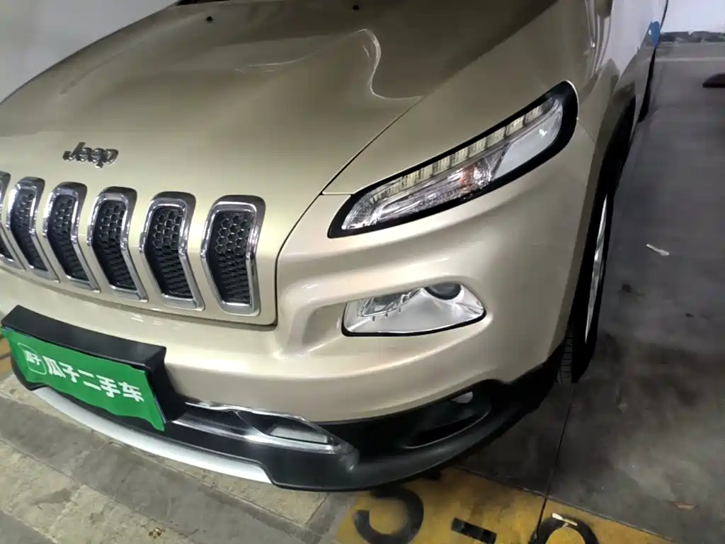 Jeep Cherokee 2017 — фото 24