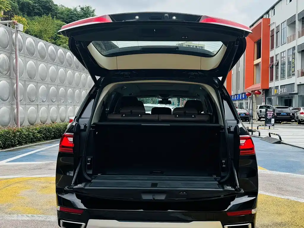 BMW X7 2021 — фото 19