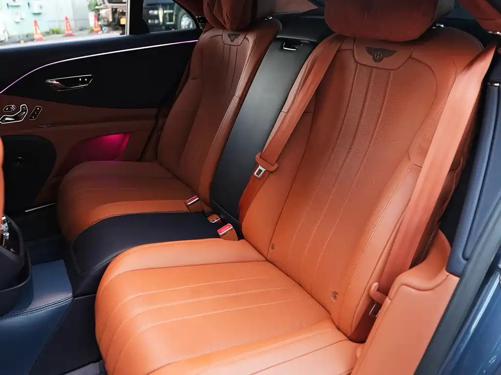 Bentley Flying Spur 2020 — фото 15