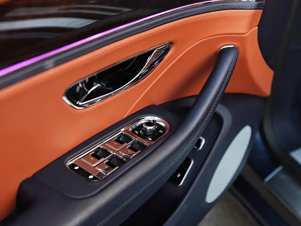 Bentley Flying Spur 2020 — фото 23