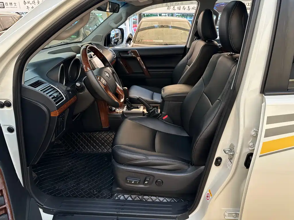 Toyota Prado 2017 — фото 7