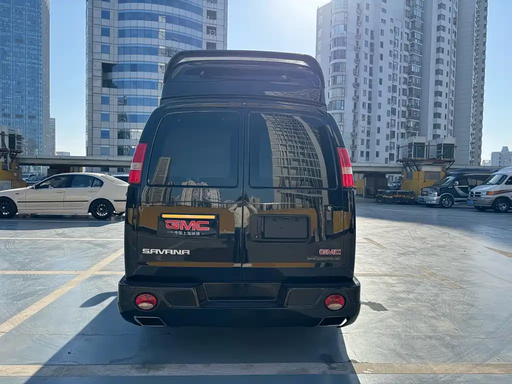 GMC Savana 2017 — фото 7