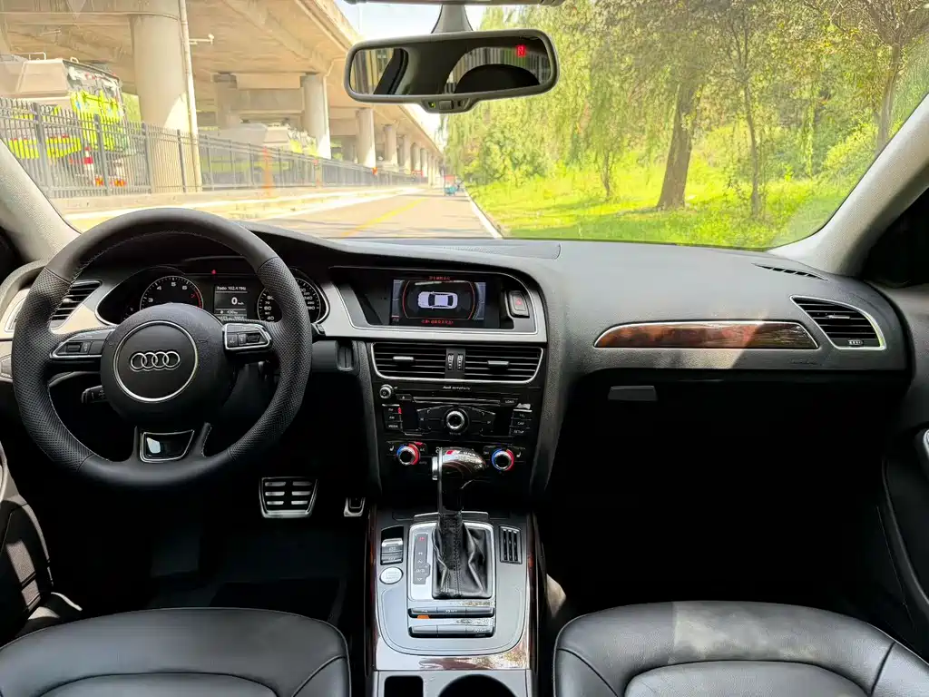 Audi A4L 2016