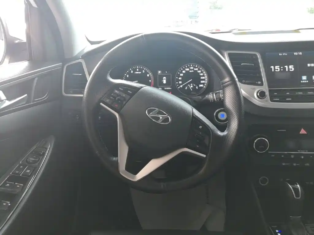 Hyundai Tucson 2016 — фото 11