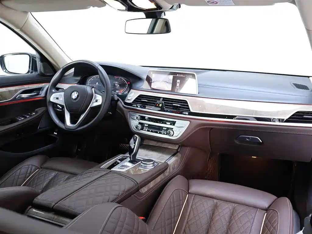 BMW 7 Series 2022 — фото 19
