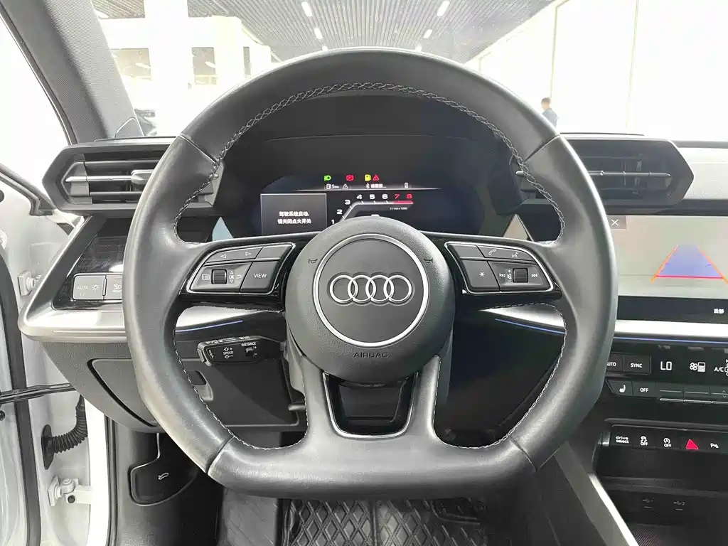Audi A3 2023 — фото 8