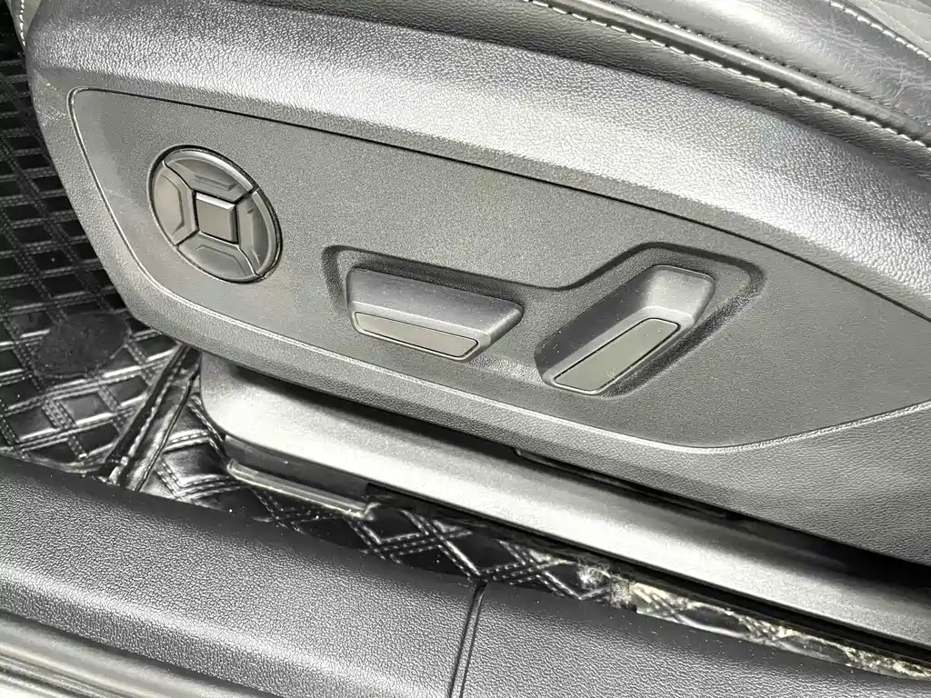 Audi A3 2023 — фото 12