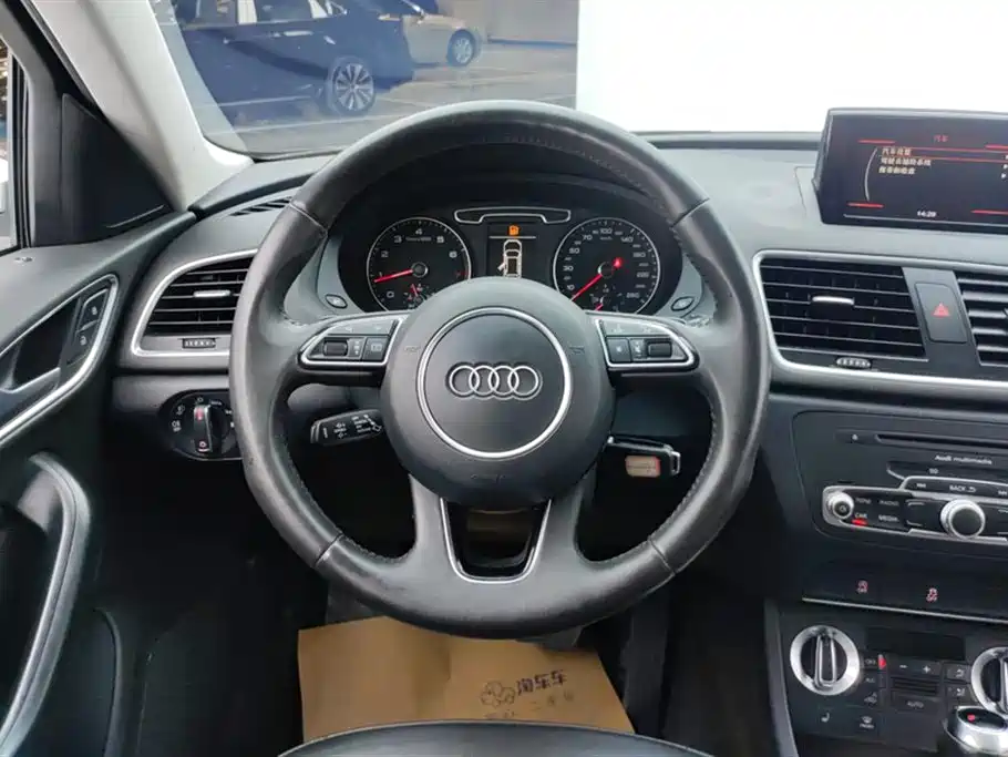 Audi Q3 2014 — фото 15