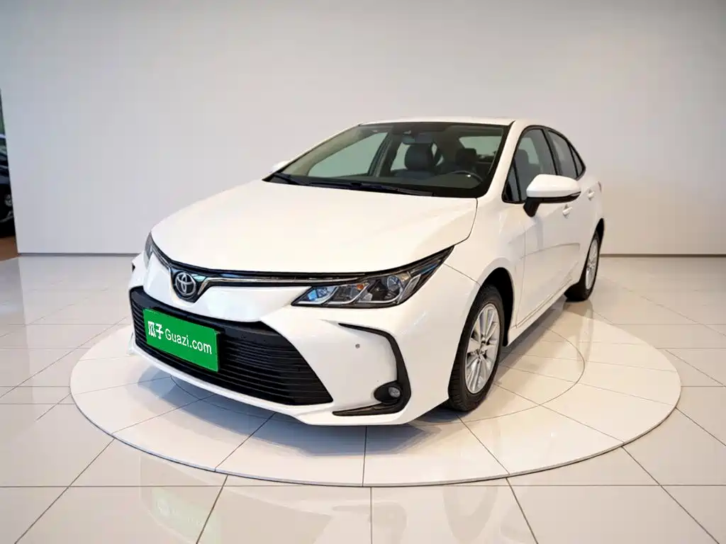 Toyota Corolla 2019 — фото 1