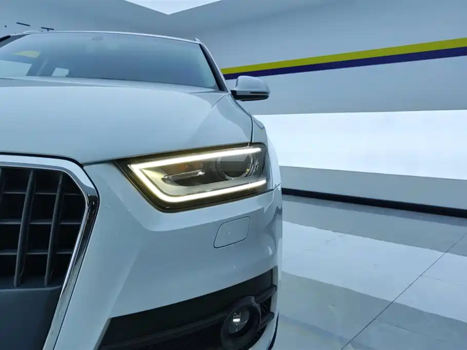 Audi Q3 2014