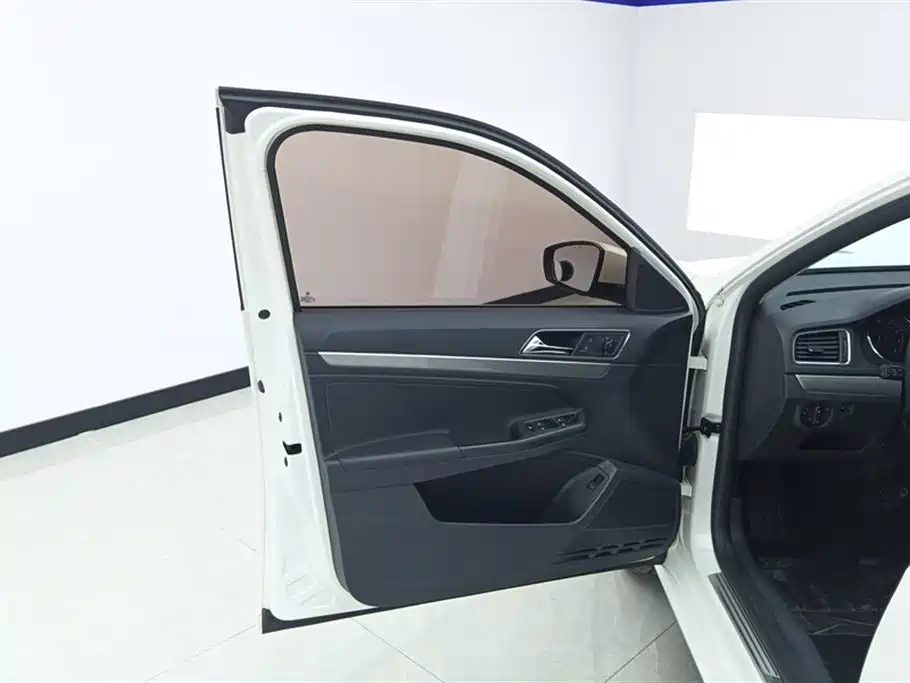 Volkswagen Lavida 2016