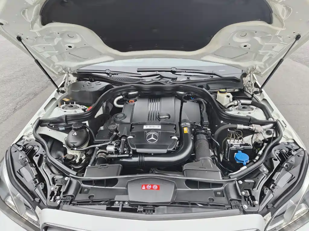 Mercedes-Benz E-Class 2014 — фото 13